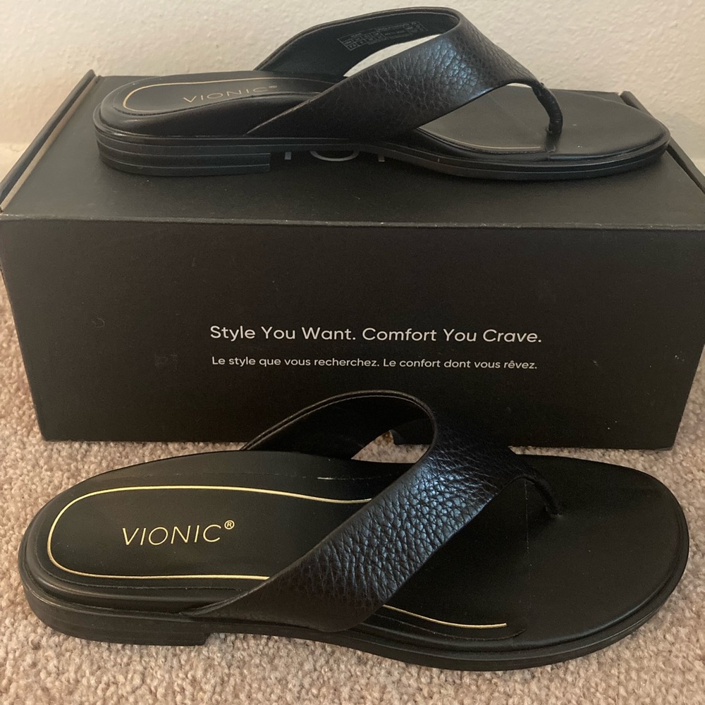 Vionic Black Leather Agave Sandal